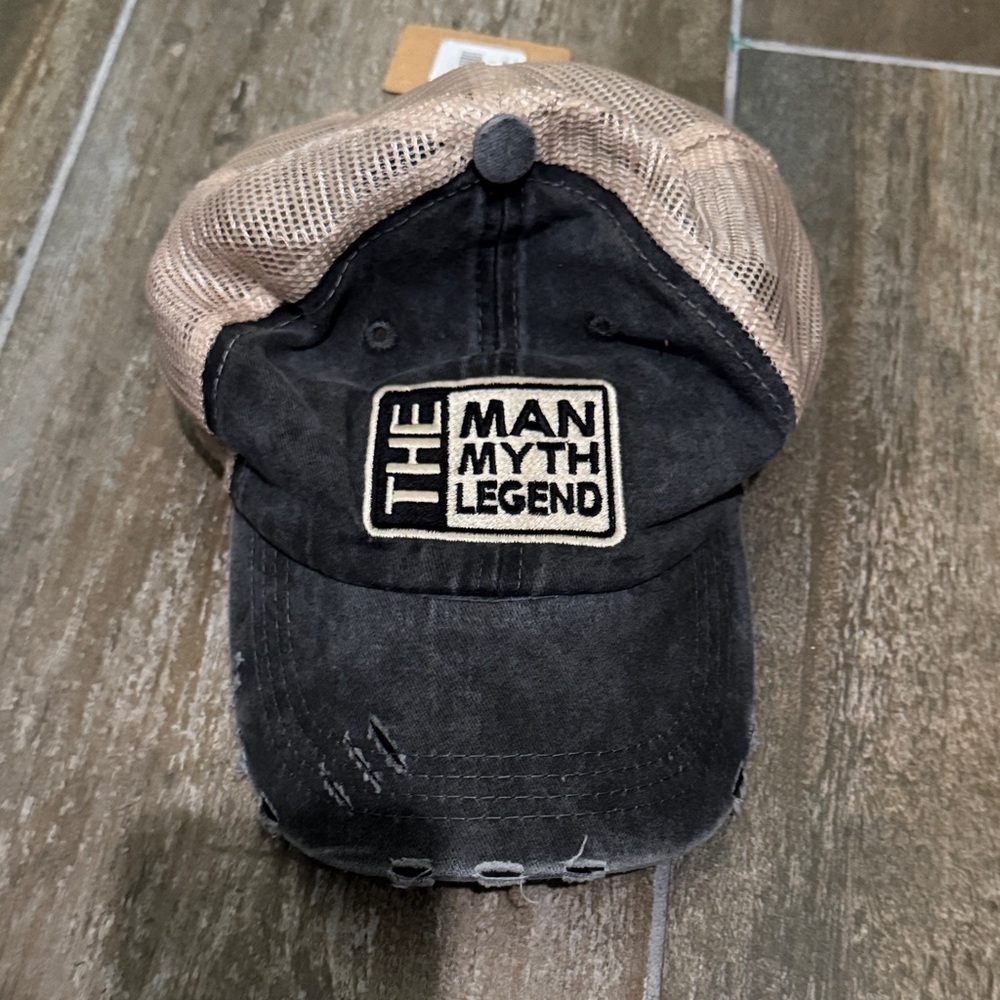 Southern Living Black and Tan Cap